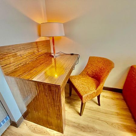Royal Studio Apartment With A Perfect View - Yamaluxe Bucarest Esterno foto