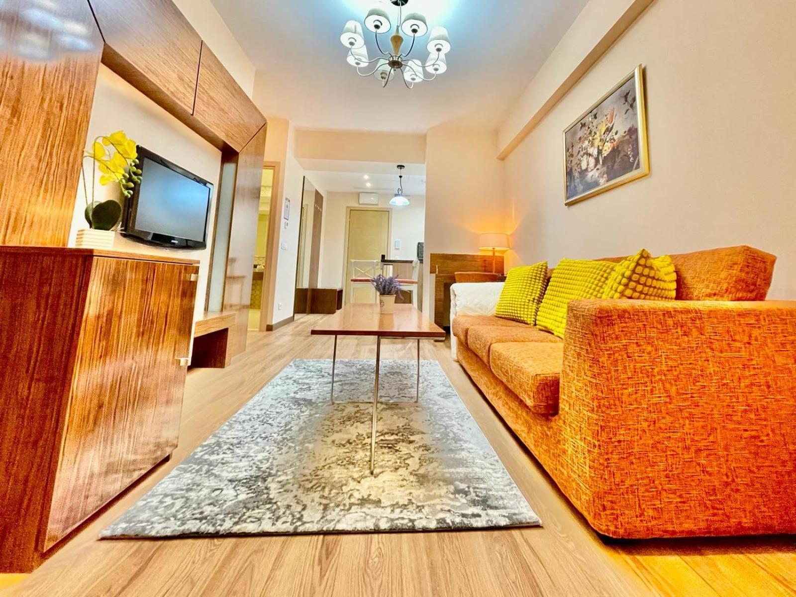 Royal Studio Apartment With A Perfect View - Yamaluxe Bucarest Esterno foto